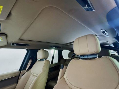 New 2026 Land Rover Range Rover SE image 14