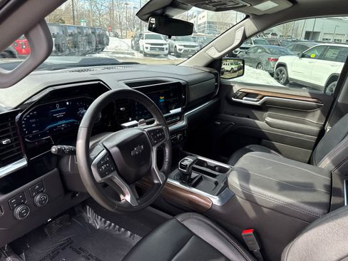 Used 2024 Chevrolet Silverado 1500 LT Trail Boss w/ Convenience Package II image 12