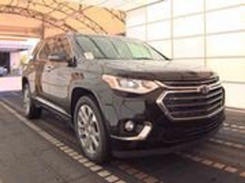 Used 2018 Chevrolet Traverse Premier w/ Driver Confidence II Package FWD image 6