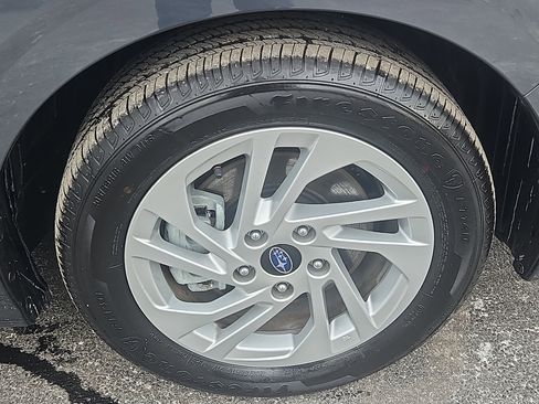 Certified 2025 Subaru Impreza 2.0i image 23