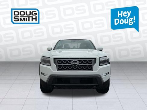 Used 2024 Nissan Frontier SL image 2