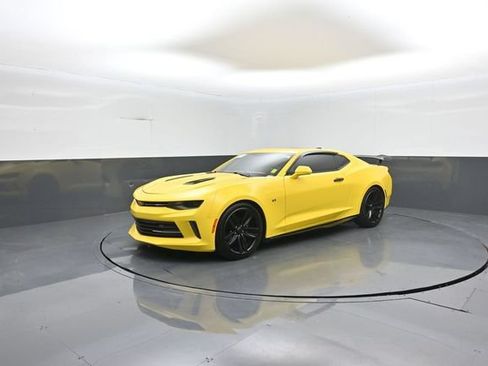 Used 2018 Chevrolet Camaro LT w/ RS Package RWD image 4