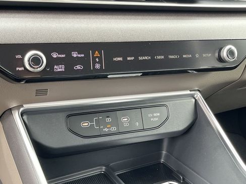 New 2026 Kia Carnival EX image 11