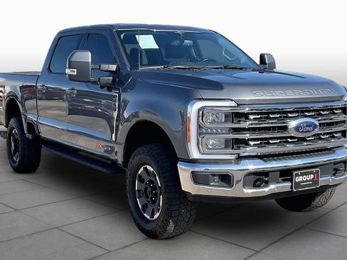 Used 2023 Ford F250 Lariat w/ Lariat Ultimate Package AWD/4WD image 3