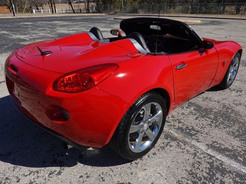 Used 2009 Pontiac Solstice GXP w/ Club Sport Package image 9