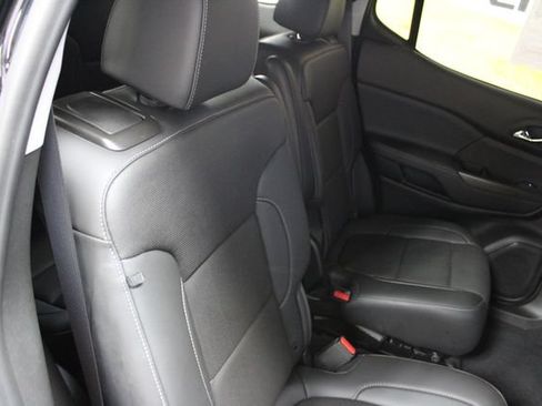 Used 2022 GMC Acadia SLT AWD/4WD image 9