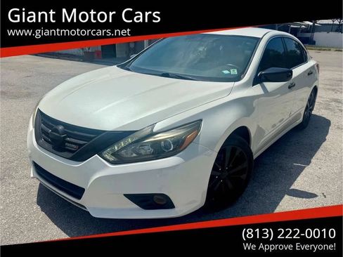 Used 2017 Nissan Altima 2.5 SR w/ Midnight Edition Package FWD image 1