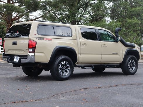 Used 2019 Toyota Tacoma TRD Off-Road AWD/4WD image 5