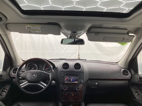 Used 2011 Mercedes-Benz GL 550 4MATIC image 31