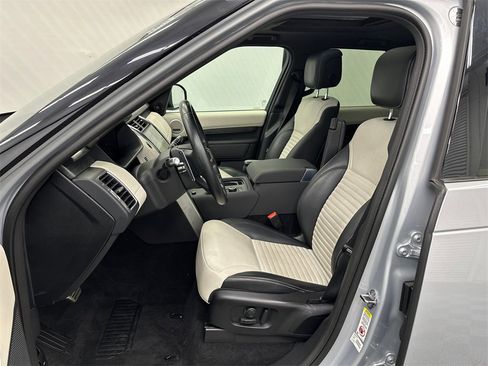 Used 2022 Land Rover Discovery S R-Dynamic image 9