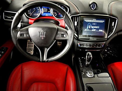 Used 2017 Maserati Ghibli S image 21