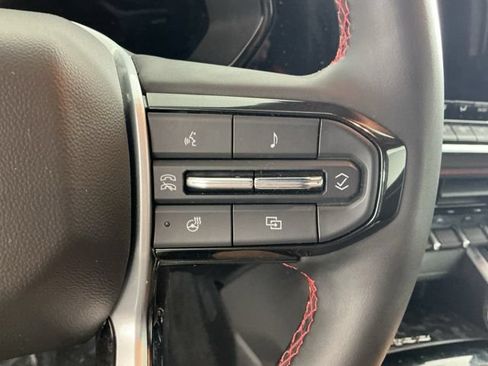 Used 2023 Chevrolet Colorado Z71 w/ Z71 Convenience Package 2 AWD/4WD image 25