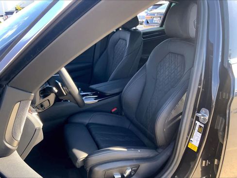 Used 2022 BMW 540i w/ Premium Package image 7