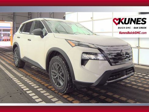 Used 2024 Nissan Rogue S image 21