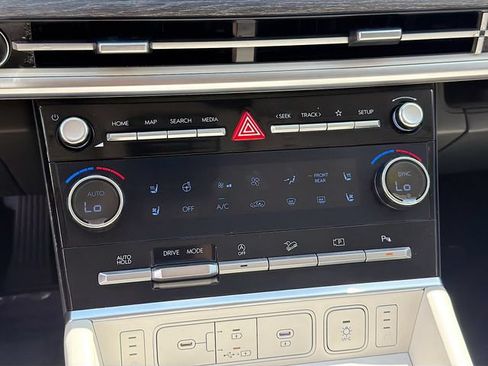 Used 2024 Hyundai Santa Fe Calligraphy FWD image 16