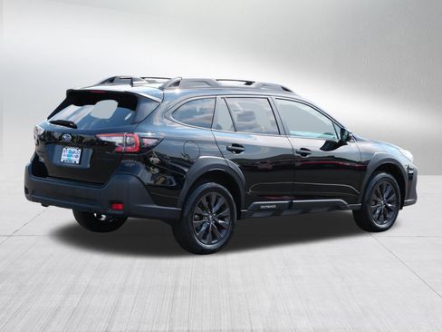 Certified 2025 Subaru Outback Onyx Edition w/ Tech Package 3 AWD/4WD image 7