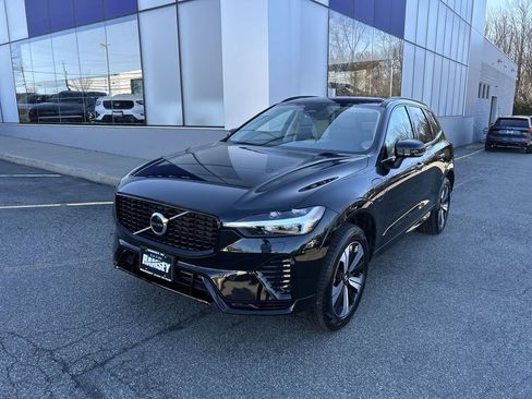 Certified 2025 Volvo XC60 T8 Core w/ Protection Package Premier image 4