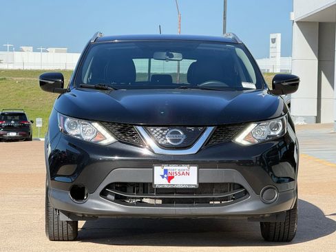 Used 2018 Nissan Rogue Sport SV image 3