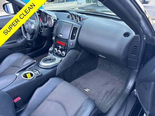 Used 2014 Nissan 370Z Touring RWD image 18