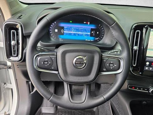 Used 2025 Volvo XC40 B5 Plus w/ Protection Package Premier AWD/4WD image 13