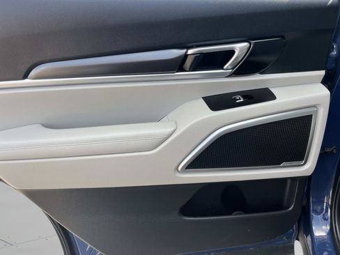 Used 2023 Kia Telluride S w/ S Sunroof Package FWD image 19