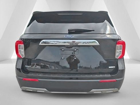 Used 2020 Ford Explorer XLT w/ Equipment Group 202A AWD/4WD image 6