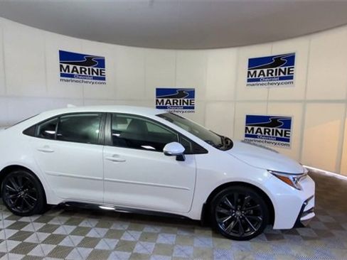 Used 2025 Toyota Corolla SE image 3