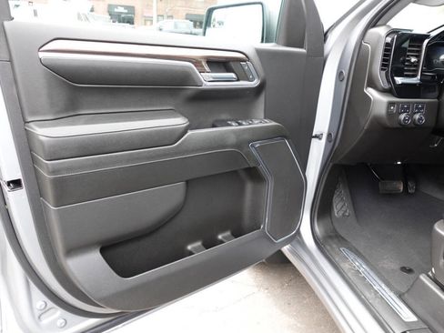 Used 2024 Chevrolet Silverado 1500 LT image 15