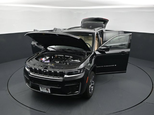 New 2026 Jeep Grand Cherokee Limited w/ Luxury Tech Group II AWD/4WD image 25