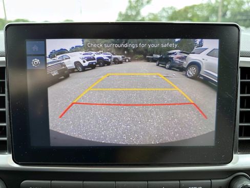 Used 2024 Hyundai Venue SEL FWD image 23