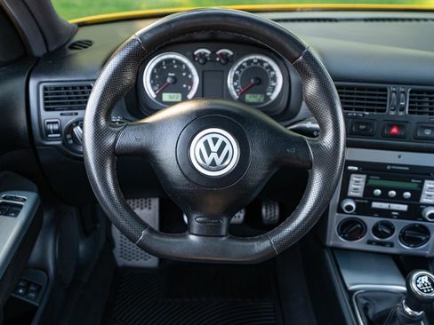 Used 2003 Volkswagen Golf 20th Anniversary FWD image 9
