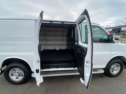 Used 2024 Chevrolet Express 2500 w/ Driver Convenience Package image 5