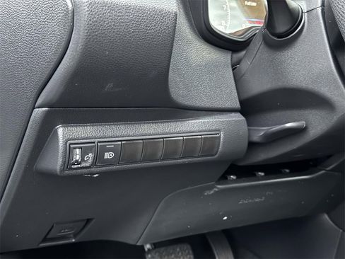 Used 2025 Toyota Corolla LE image 9