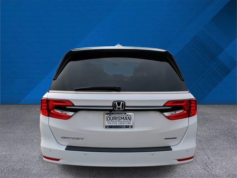 Certified 2024 Honda Odyssey Touring image 8