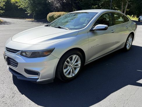 Used 2016 Chevrolet Malibu LT FWD image 1