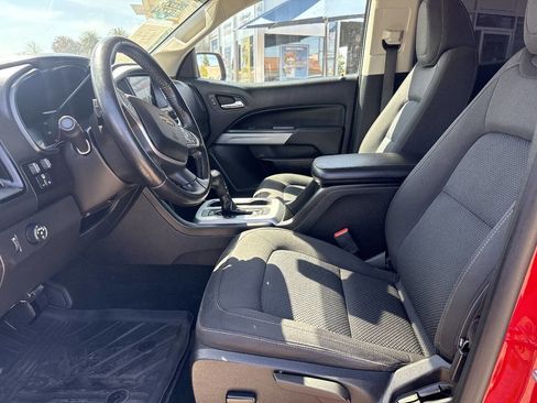 Used 2017 Chevrolet Colorado LT w/ LT Convenience Package image 3