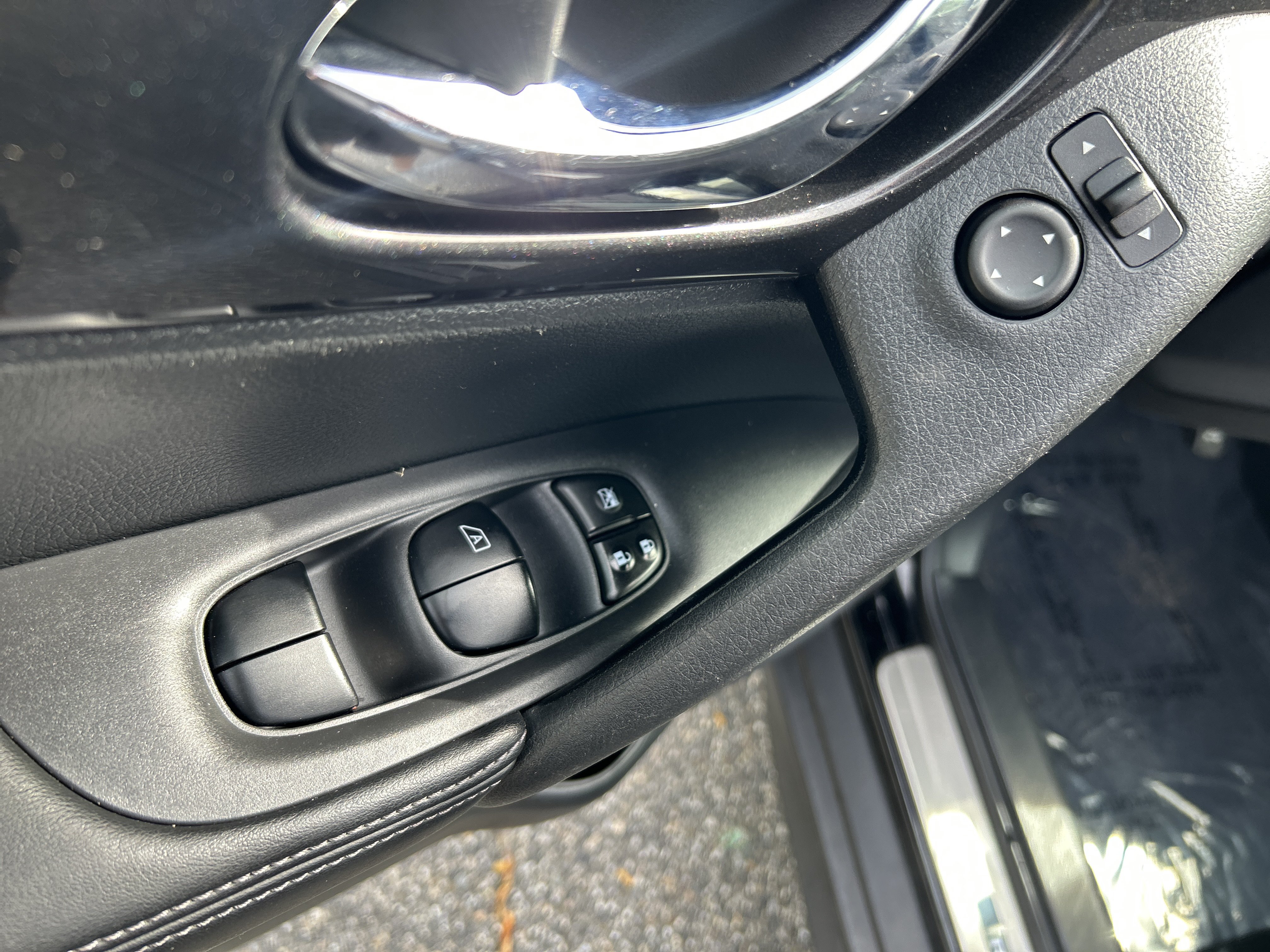 Used 2017 Nissan Rogue SV w/ Midnight Edition AWD/4WD image 20