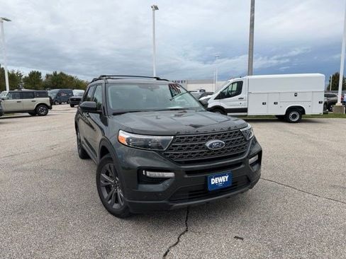 Used 2023 Ford Explorer XLT w/ Equipment Group 202A AWD/4WD image 2