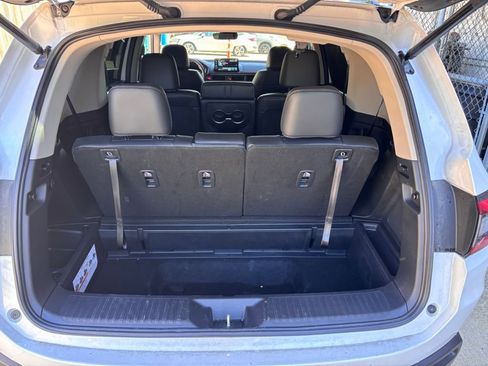Used 2025 Honda Pilot Touring image 12