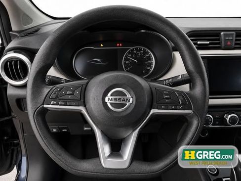 Used 2021 Nissan Versa SV FWD image 13