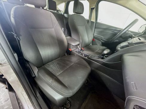 Used 2017 Ford Focus SE image 25