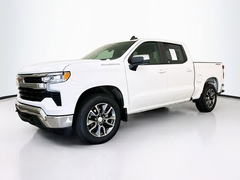Used 2023 Chevrolet Silverado 1500 LT image 3