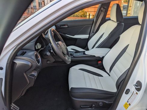 Used 2022 Lexus IS 350 F Sport image 11