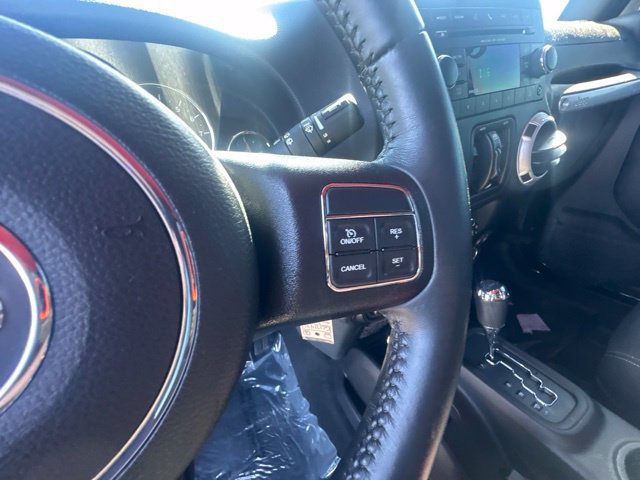 Used 2016 Jeep Wrangler Unlimited Sahara w/ Connectivity Group AWD/4WD image 27