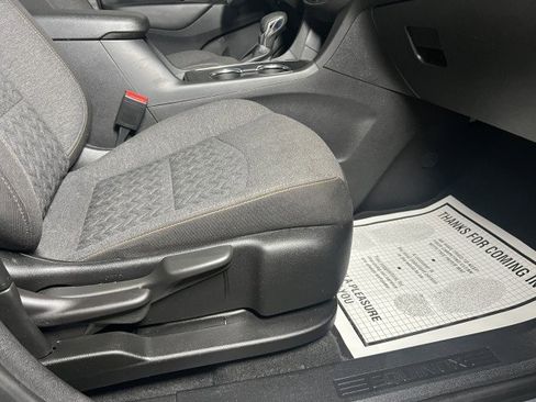 Used 2023 Chevrolet Equinox LT image 17