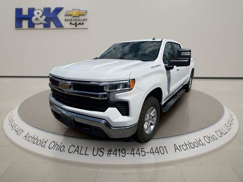 Used 2025 Chevrolet Silverado 1500 LT AWD/4WD image 3