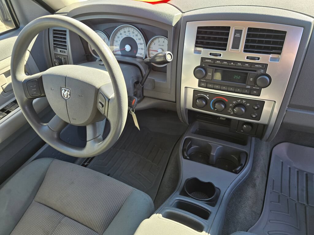 Used 2005 Dodge Dakota SLT w/ Trailer Tow Group AWD/4WD image 8