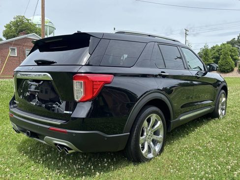 Used 2020 Ford Explorer Platinum w/ Premium Technology Package image 4