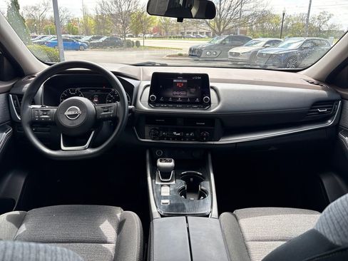 Used 2023 Nissan Rogue SV image 25