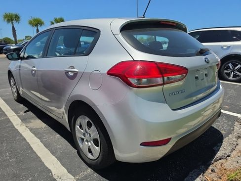 Used 2017 Kia Forte LX FWD image 12